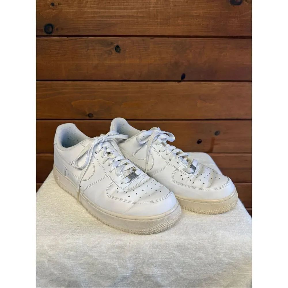 Nike Air Force 1 Men’s low-top sneaker white leather Sz 9.5 315122-111